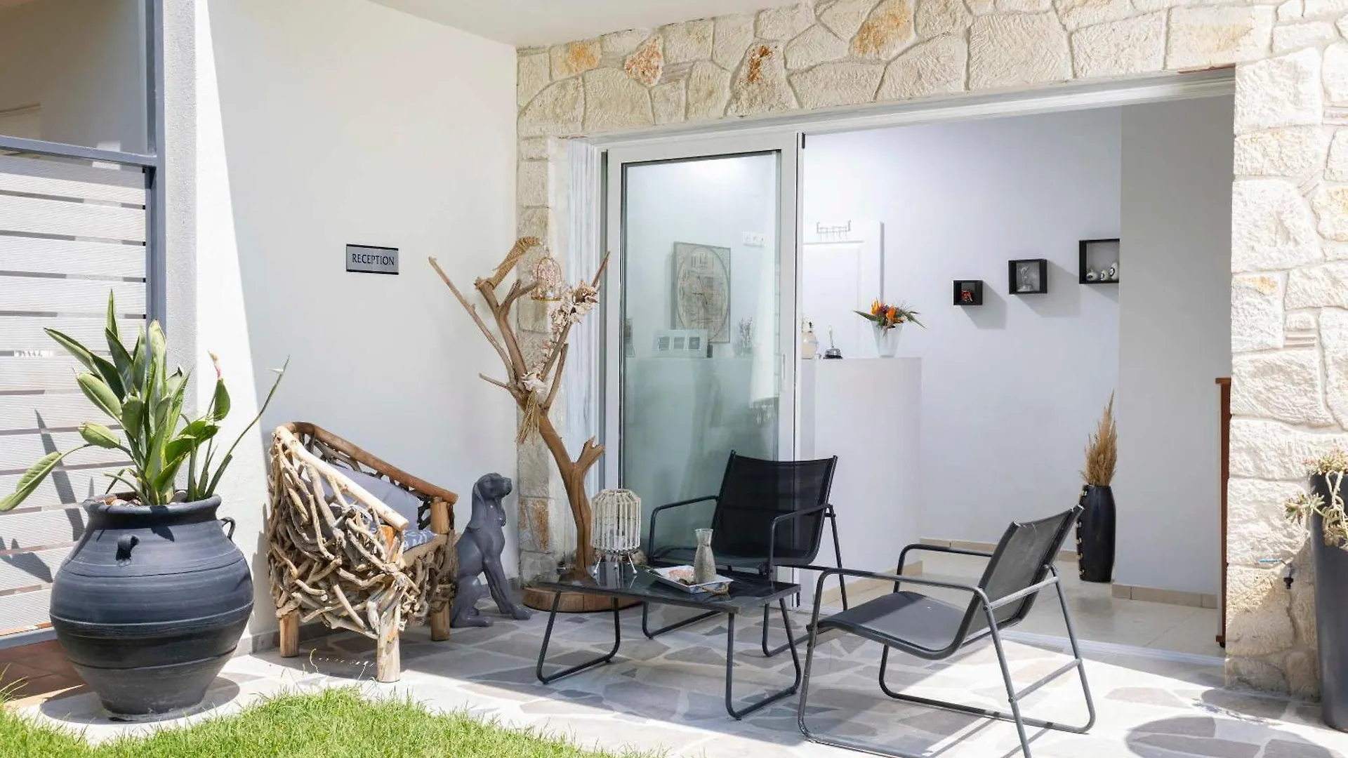Danae Comfort Living Pefkochori Apartment